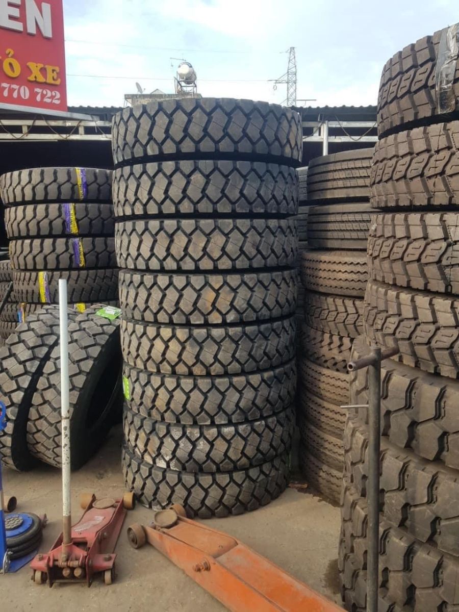 TOP 1 CỬA HÀNG CUNG CẤP LỐP XE CONTAINER -  XE TẢI CHẠY HẦM, MỎ UY TÍN NHẤT BÌNH DƯƠNG